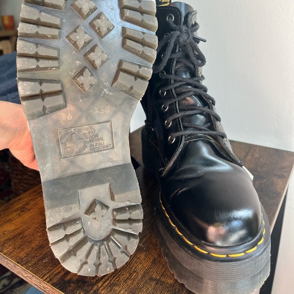 Dr Marten Jadon - Picture 4 of 6